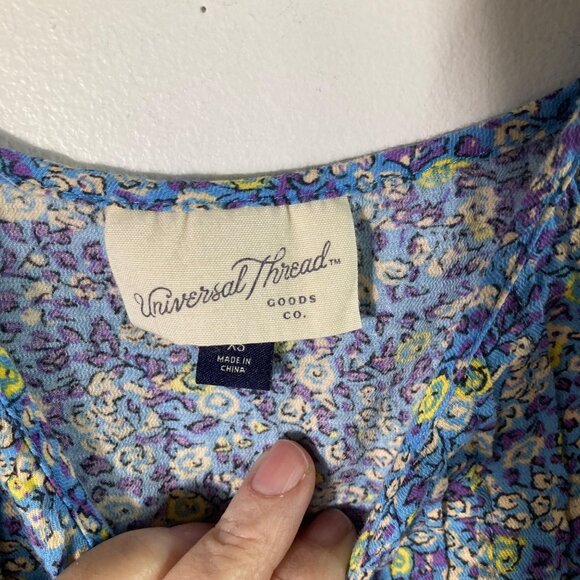 Womens Universal Thread V Neck Baby Doll Floral Top Blue White XS Cotton Cropped - Picture 7 of 9